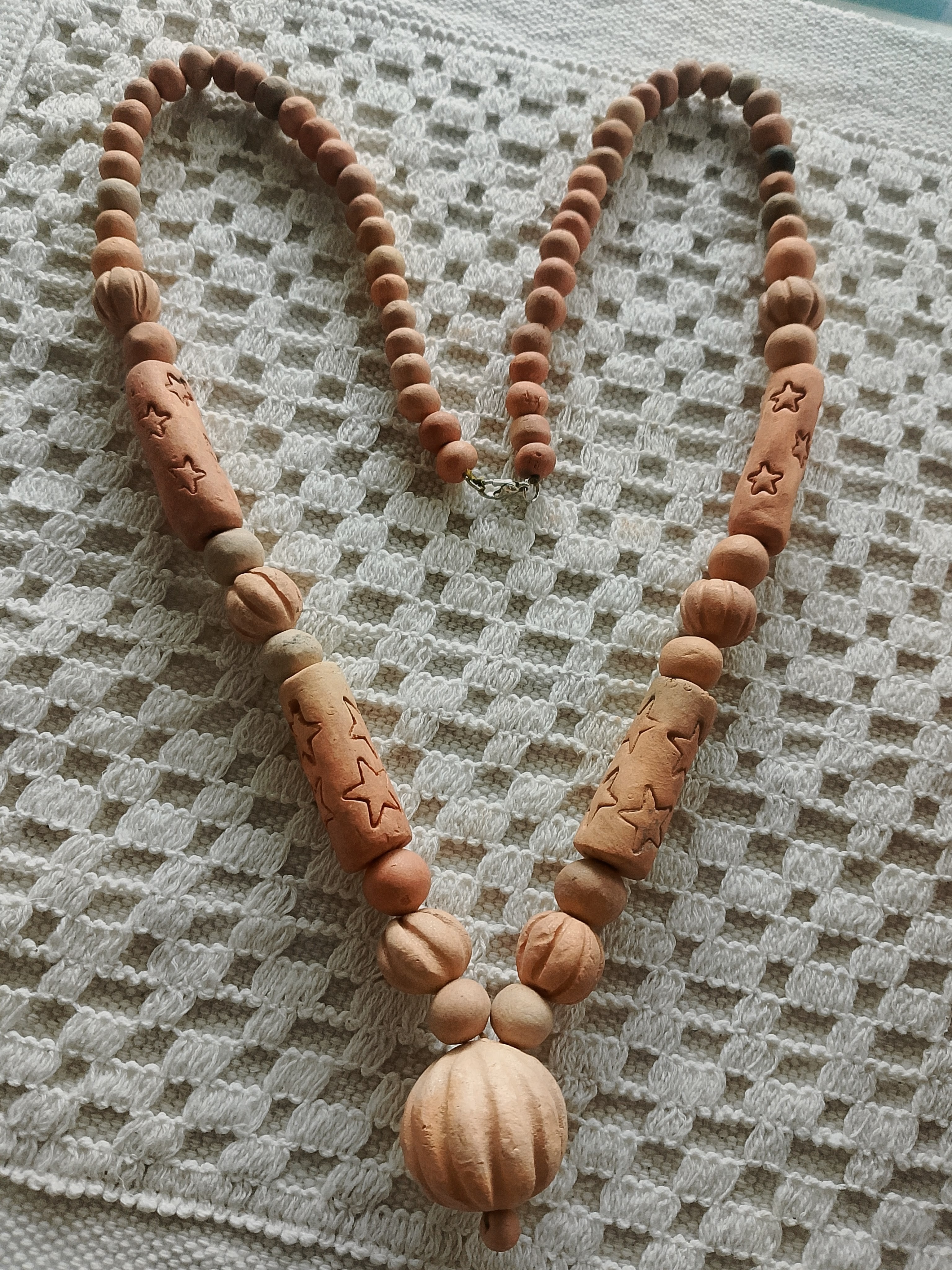 Estrelas de Chão — Colar de cerâmica artesanal